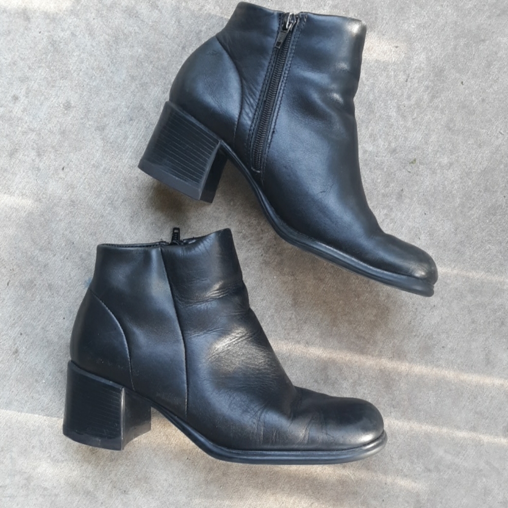 White Mountain Leather boot